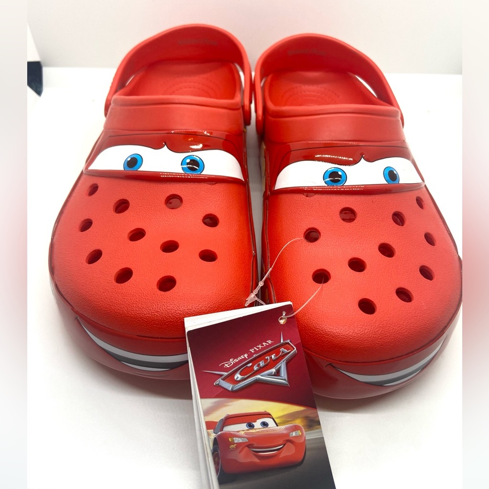 Fast ship. Crocs Lightning Mcqueen Disney Cars Classic Clog women 6 men’s 4